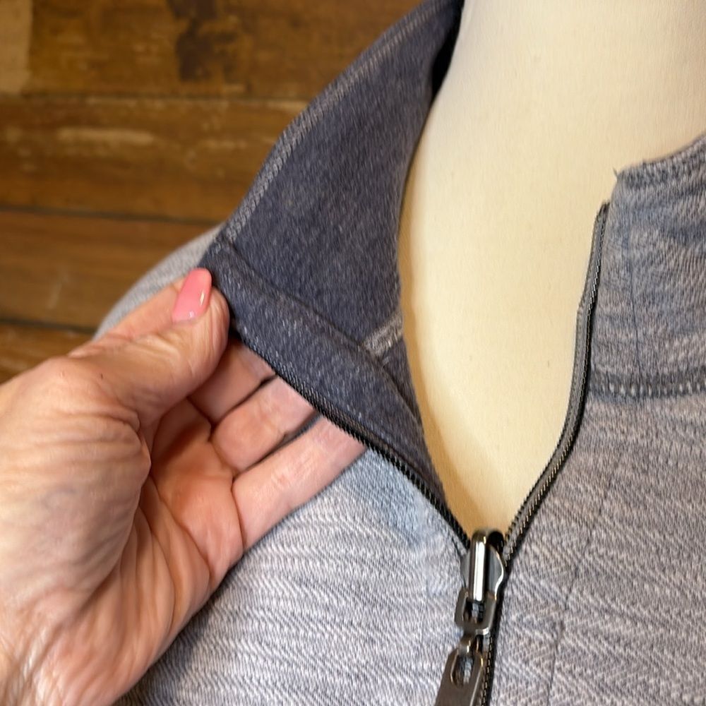 TOMMY BAHAMA reversible long sleeve pullover with zipper 2 in 1 - Picture 9 of 10